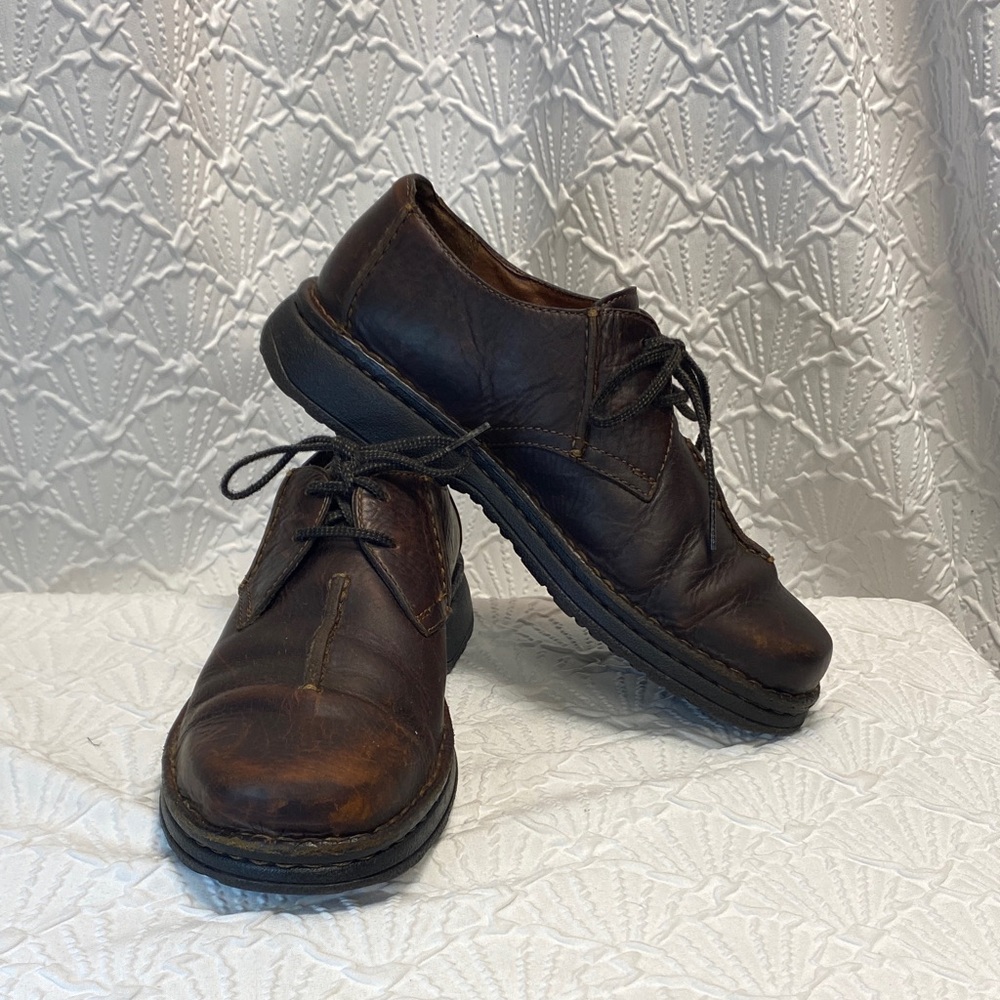 Clarks size 8 1/2 Dark Brown Leather lace up Oxfords dress casual workwear comfy
